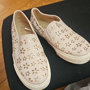 Childrens Place Girls Slip On Sneakers Size 5